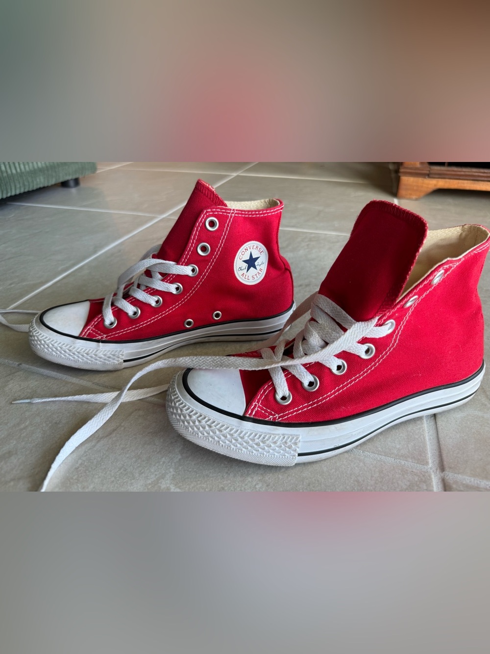 Converse Chuck Taylor’s - Picture 2 of 4